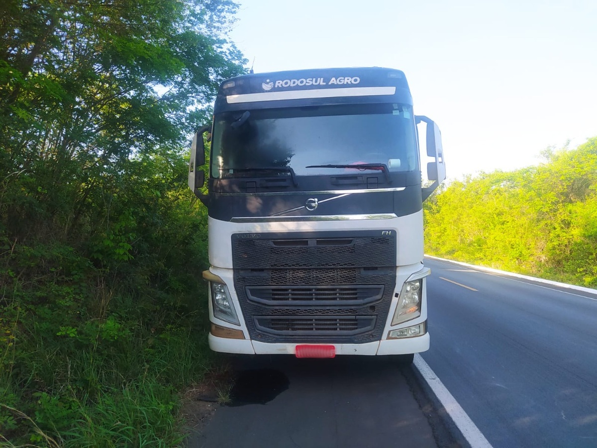 Acidente entre caminhão e moto  na BR 343