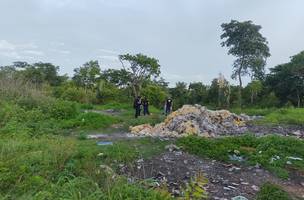 Local onde a ossada foi encontrada em Teresina (Foto: Fábio Wellington/ Correio Piauiense)