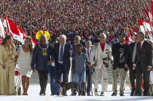 Lula subindo a rampa do Congresso Nacional em Brasília (Foto: Agência Brasil)