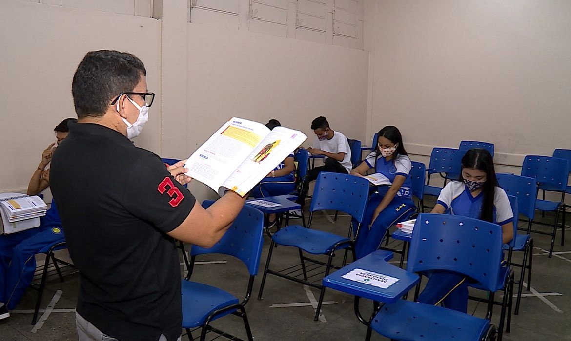 Reajuste de 15% no piso salarial dos professores