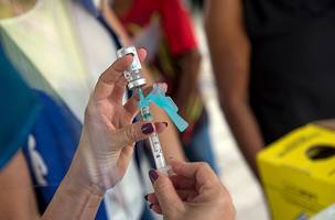 Vacinação contra a Covid-19 (Foto: Reprodução/ Internet)