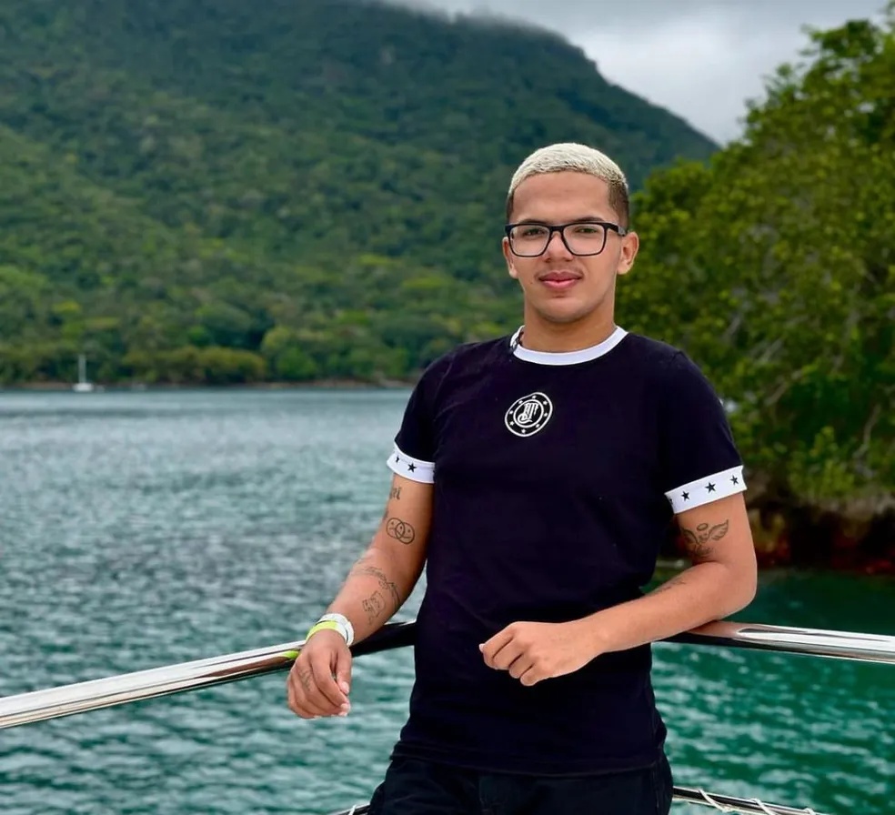 Blogueiro 'Lokinho' sofre grave acidente de moto na BR-316.