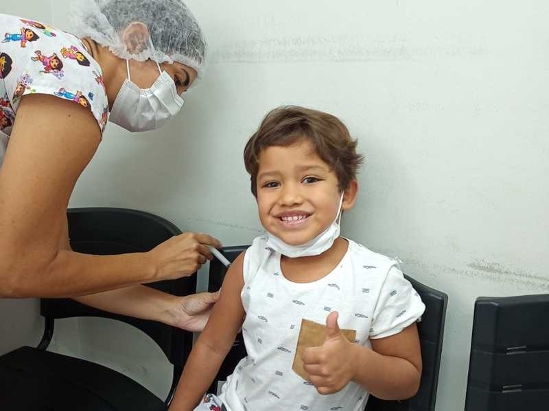 Campanha tem como objetivo atualizar calendário de vacinação de quem tem até 15 anos.
