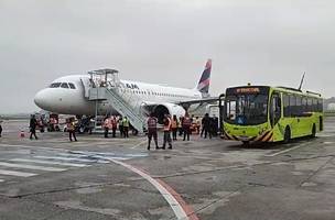 Voo paralisado após "brincadeira" sobre bomba dentro da aeronave (Foto: Reprodução)