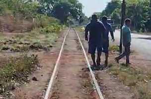 A vítima teria levado um tiro, antes de ser atingida por um trem. (Foto: Reprodução)