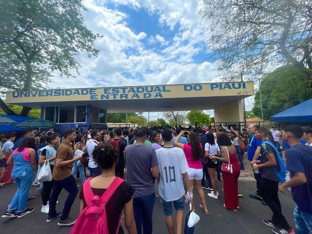 Tranquilidade marca o primeiro dia de provas do Enem em Teresina.