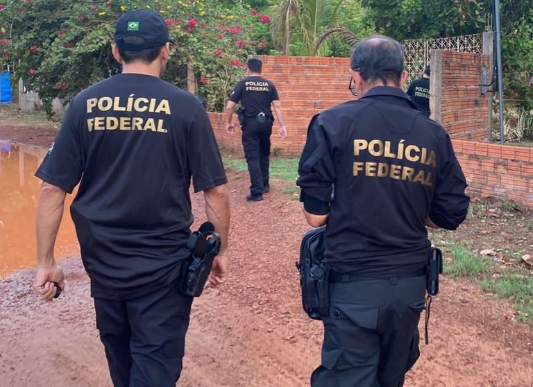 A operação contou com 180 policiais federais.