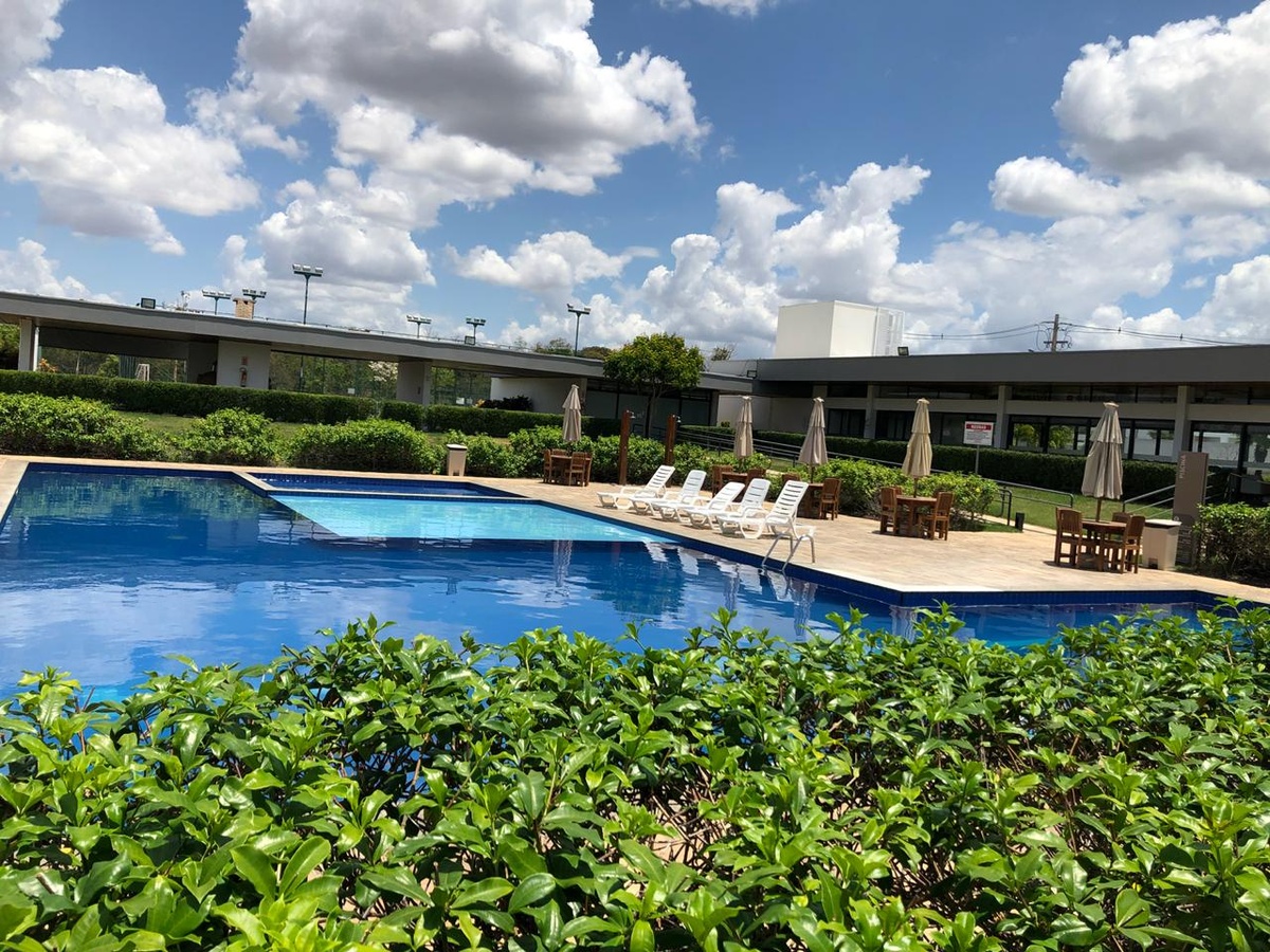 A vítima foi encontrada morta na piscina do condomínio Terras Alphaville.