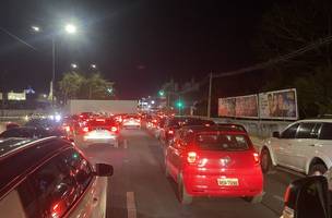 Congestionamento quilométrico na Avenida João XXIII (Foto: Narcilio Costa/ Correio Piauiense)