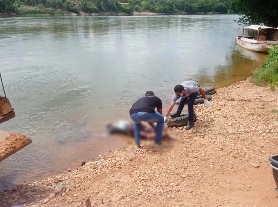 Corpo com sinais de violência é encontrado no Rio Parnaíba.