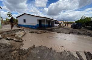 Enxurrada em  Assunção do Piauí (Foto: Divulgação/Defesa Civil Estadual)