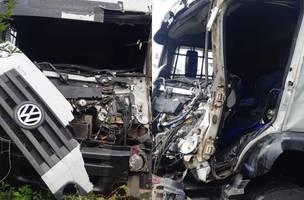 Grave acidente na BR-316 deixa motorista gravemente ferido na BR-316. (Foto: Divulgação/ PRF-PI)