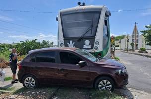 Metrô colide em carro na zona Sudeste de Teresina. (Foto: Divulgação/ Ascom)