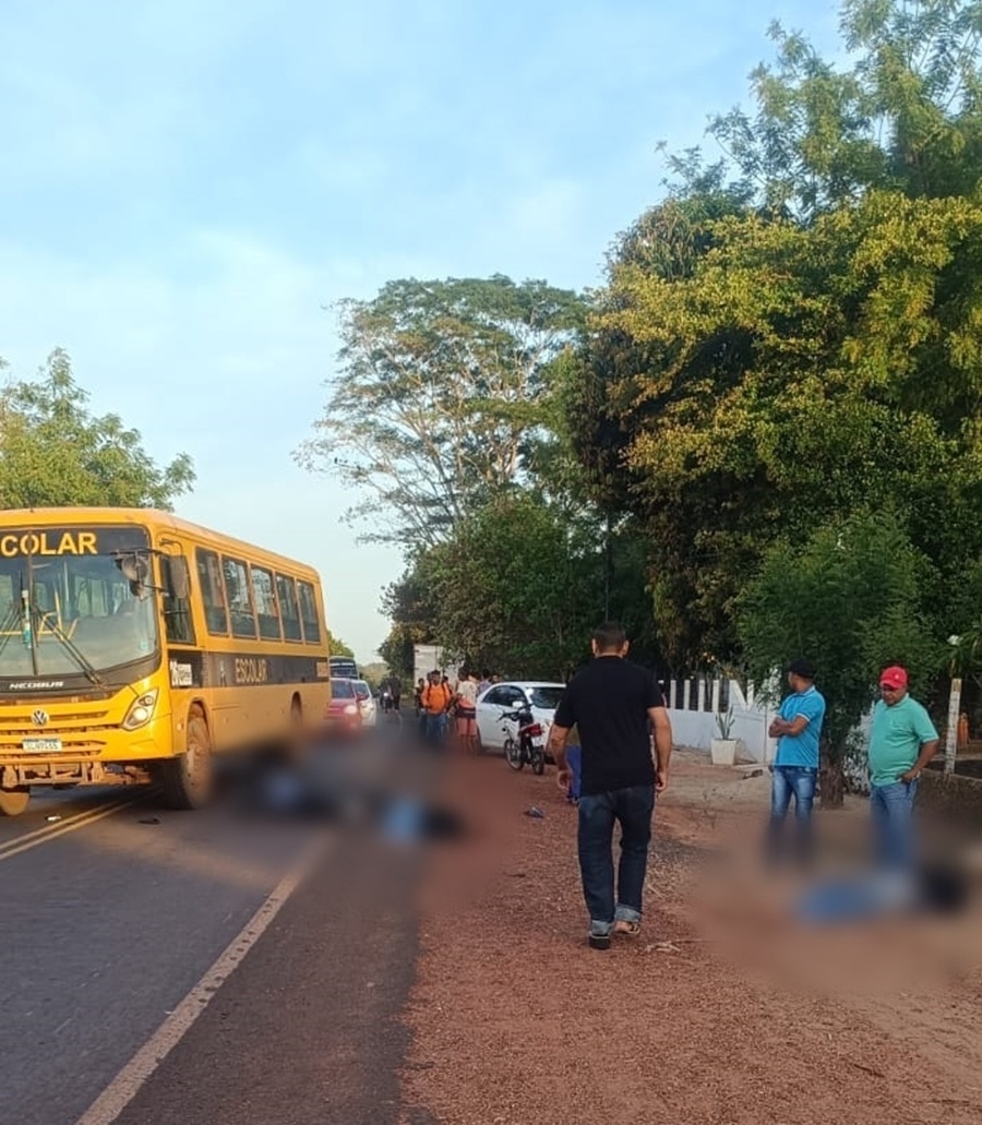 O acidente deixou dois mortos e uma mulher ferida em estado grave.