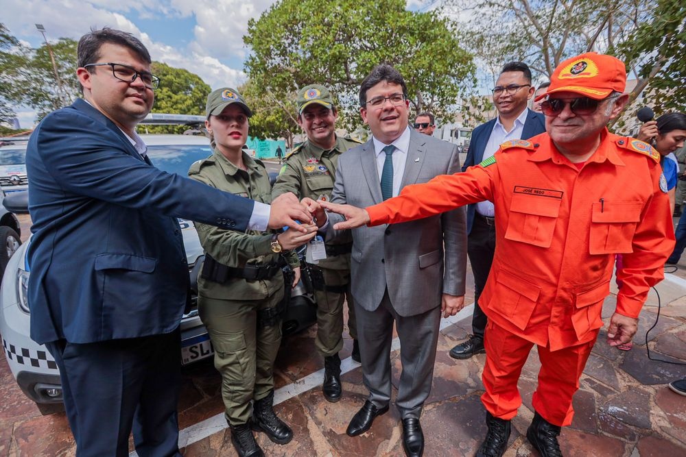 Rafael Fonteles lança Patrulha Cidadã e entrega 132 viaturas no Piauí.