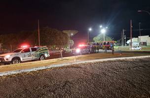 Tanto o cobrador, quanto os alunos envolvidos no caso foram levados até a Central de Flagrantes. (Foto: Guilherme Freire/Correio Piauiense)