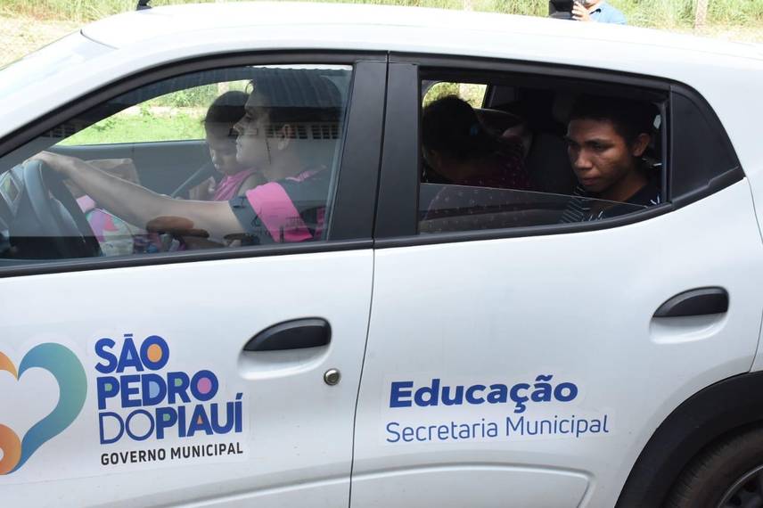 Chegada dos corpos de piauienses e familiares no Aeroporto de Teresina