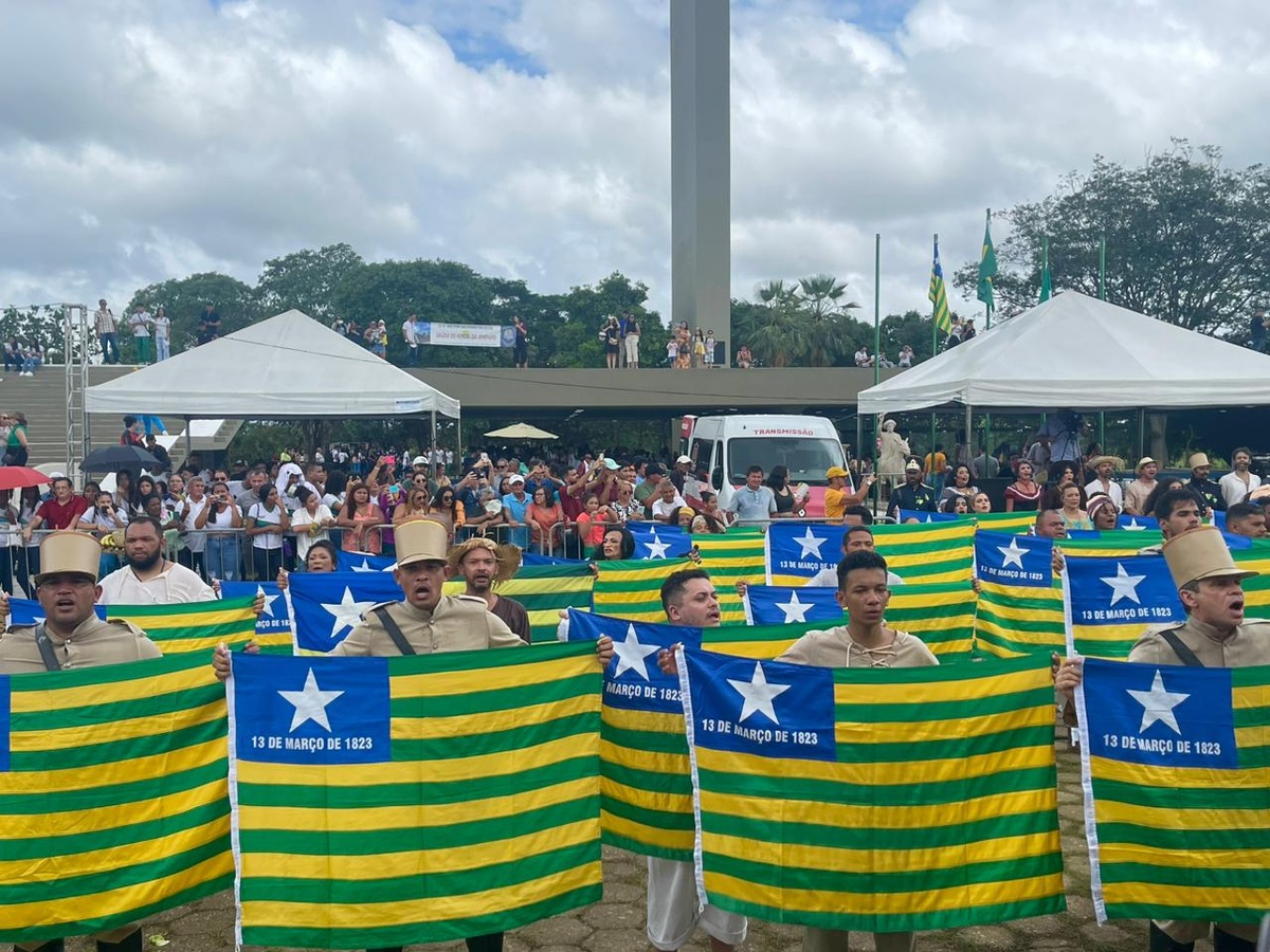 A peça teatral contou com a participação de 170 atores