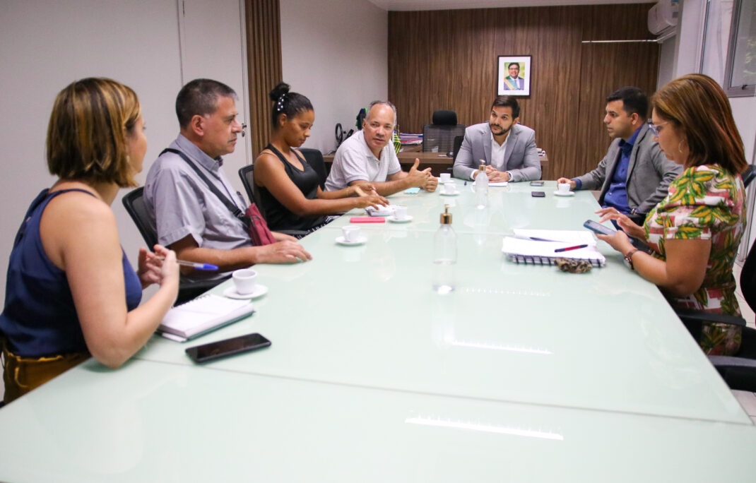 Reunião para alinhar estratégias de capacitação