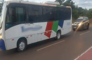 Apreensão de micro-ônibus com informações adulteradas (Foto: Reprodução/Ascom PRF)