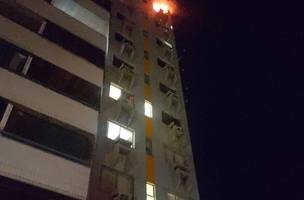 Incêndio em apartamento do bairro Jóquei, Zona Leste de Teresina. (Foto: Reprodução/ Corpo de Bombeiros)
