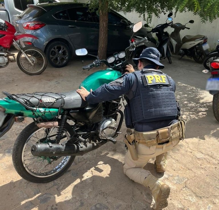 Motocicleta apreendida em Picos