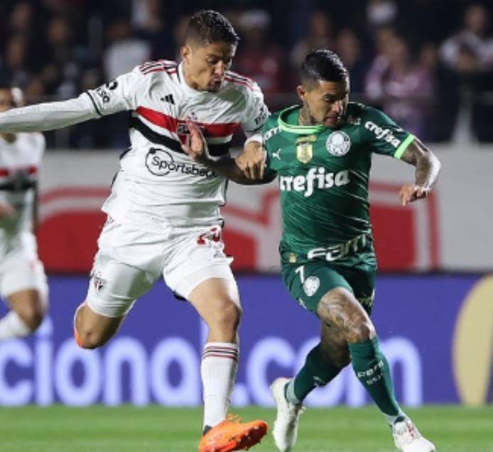 A primeira de duas partidas, entre São Paulo e Palmeiras, pela Copa do Brasil