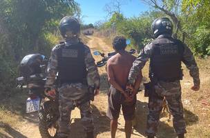 Homem preso acusado de homicídio em Campo Maior (Foto: Reprodução/Ascom)