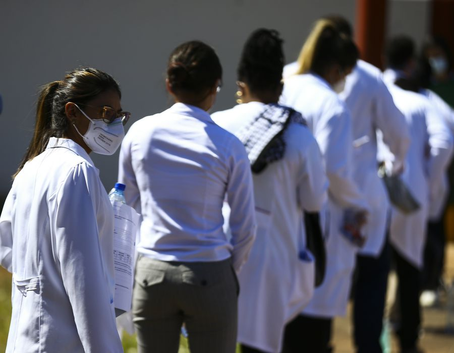 Médicos selecionados no primeiro edital de 2023 já estão em atividade no Piauí.