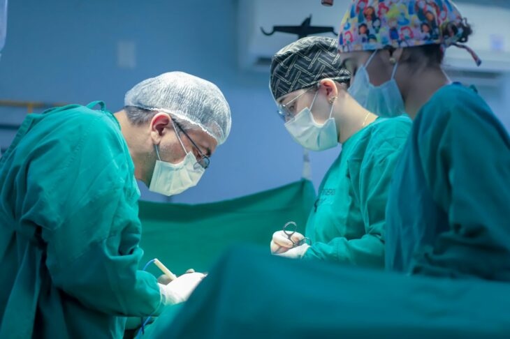 Realização de cirurgias em Teresina