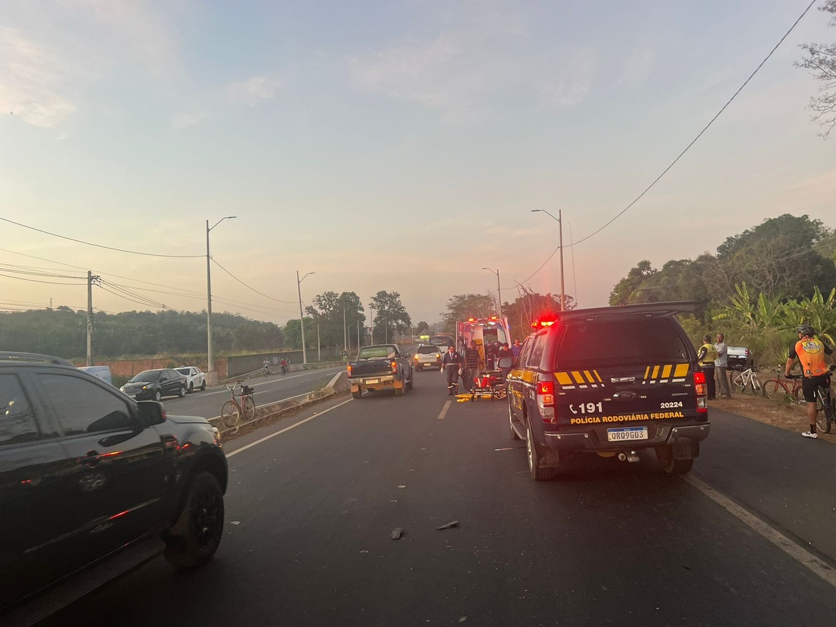 Ciclista idoso morre na BR-343, após ser atropelado por caminhonete.