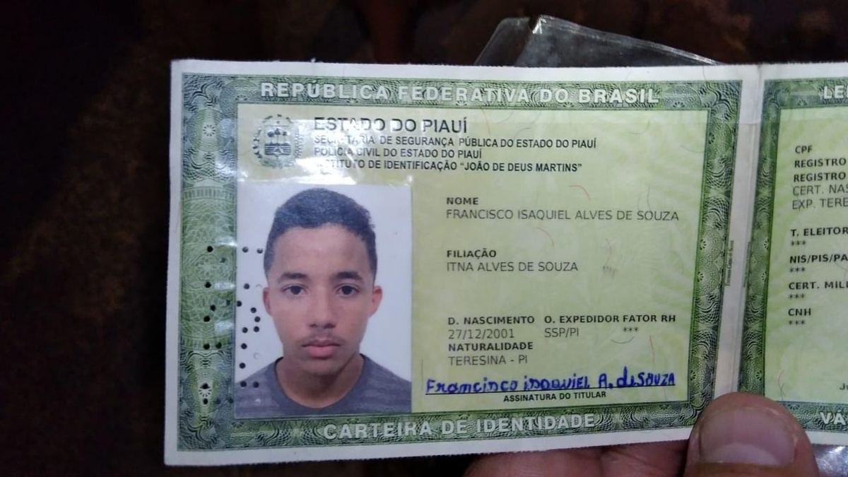 Populares das redondezas afirmaram que o jovem usava drogas e saiu de casa, na sexta-feira (25), não tendo voltado.