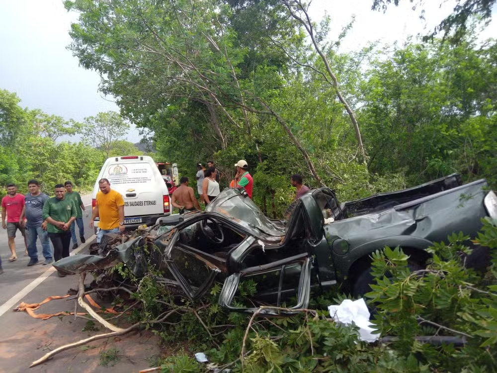 Criança de 9 anos morre em grave acidente na BR-135 no Sul do Piauí.