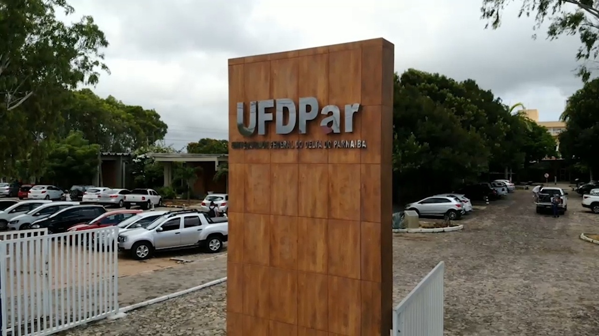 De acordo com o reitor da UFDPar, Paulo Macedo, a realização visa atender à formação de novos profissionais e à população.
