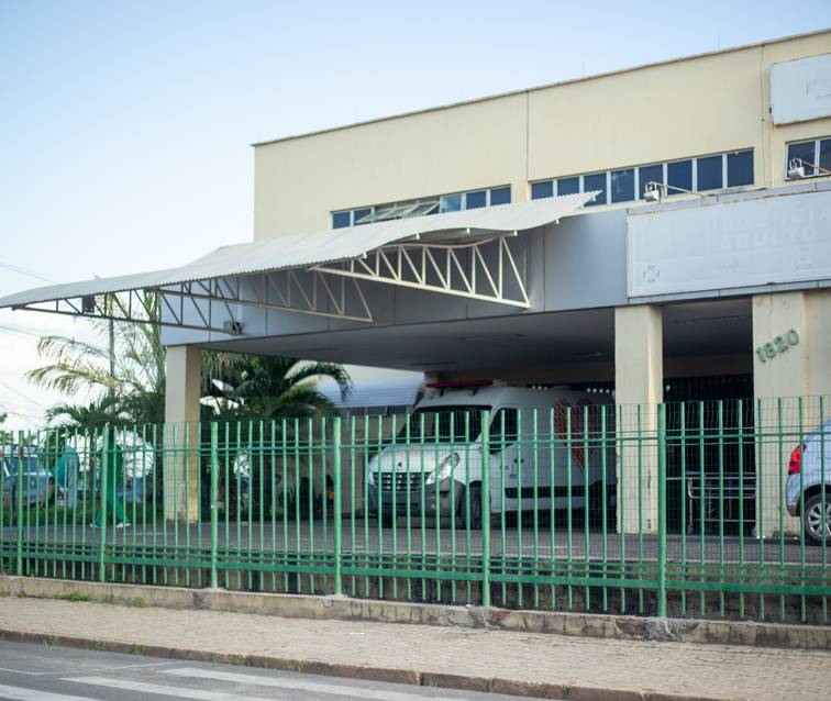 Mulher é atacada a facadas na Zona Sul de Teresina; suspeito foge