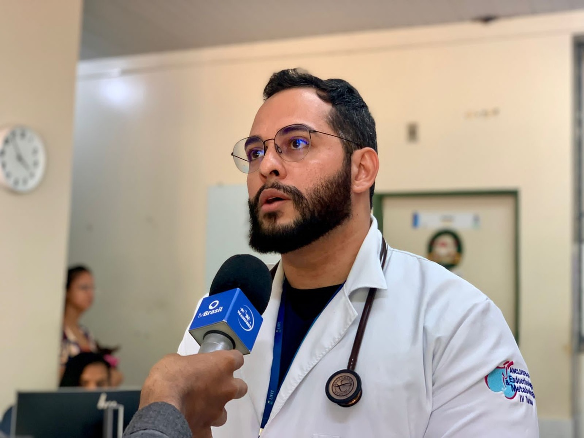 O médico veterinário, Sávio Martins informa recomendações para evitar as virores