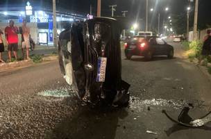 Os homens foram presos com dinheiro, armas de fogo, armas brancas e uma moto. (Foto: PM-PI)