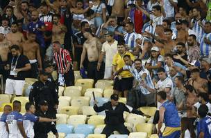 Pancadaria nas arquibancadas do Maracanã (Foto: Reprodução/Redes Sociais)