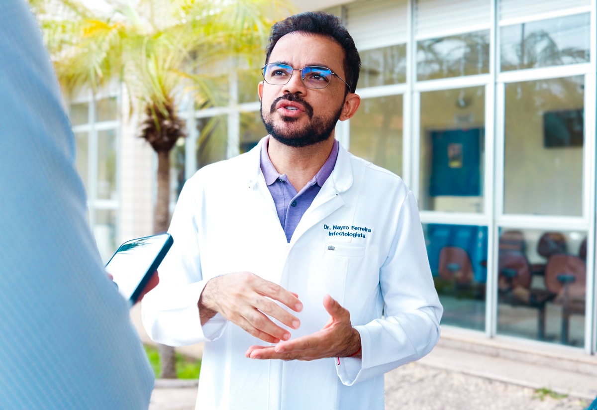 Médico infectologista Nayro Ferreira.