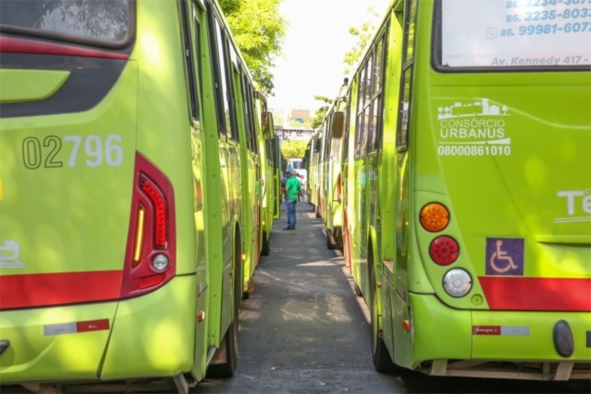 Paralisação dos ônibus em Teresina.