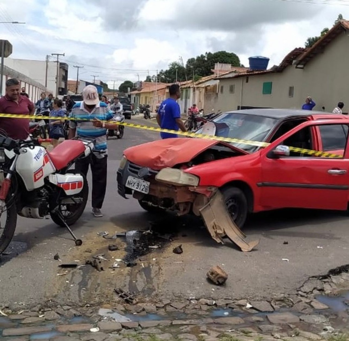 Colisão entre carro e moto deixa um morto no interior do Piauí.