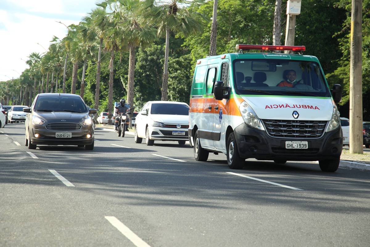 Avenida Marechal Castelo Branco.