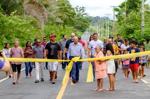 Dr. Pessoa inaugura pavimentação asfáltica na zona rural de Teresina. (Foto: Divulgação)