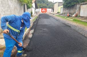 Dr. Pessoa investe em pavimentação asfáltica no bairro Dirceu Arcoverde II. (Foto: Reprodução/ Ascom)