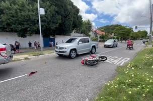Jovem morre em acidente envolvendo motocicleta e carro em Teresina. (Foto: Divulgação/ WhatsApp)
