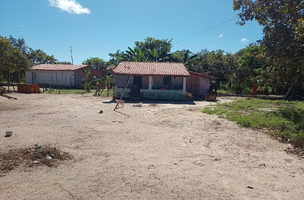 Homem acusado de roubo é preso em caixa d'água no litoral do Piauí. (Foto: Divulgação/ SSP-PI)