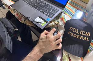 Polícia Federal prende homem suspeito de armazenar mais de três mil fotos. (Foto: Reprodução/ Ascom)