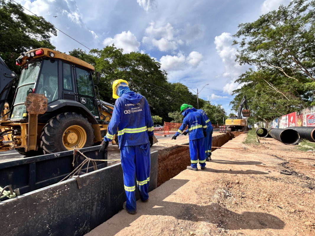 Teresina tem trânsito alterado devido a obras de saneamento.