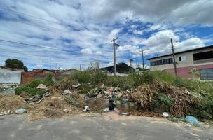 Comunidade do bairro Satélite denuncia descaso do poder público e teme proliferação de doenças. (Foto: Reprodução/ Internauta)