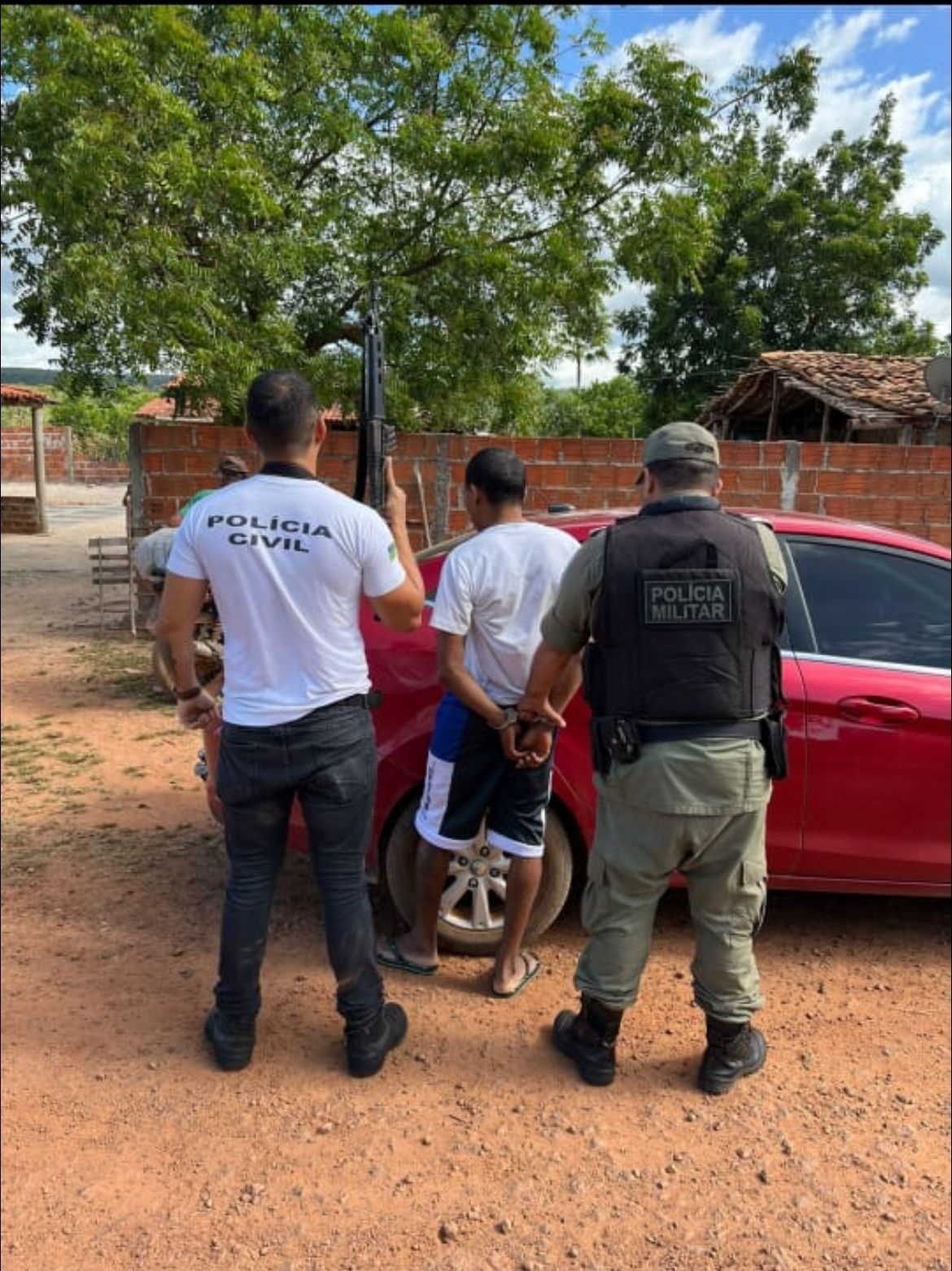 Homem preso por violência doméstica.